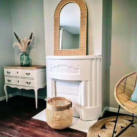 La Petite Maison De Vernon-giverny, Cosy Avec Jardin à 7 Min De Giverny, Sauna, Wifi, Parking Gratuit Dans La Rue, Calme