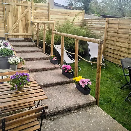 Dom wakacyjny La Petite Maison De Vernon-giverny, Cosy Avec Jardin A 7 Min De Giverny, Sauna, Wifi, Parking Gratuit Dans La Rue, Calme *