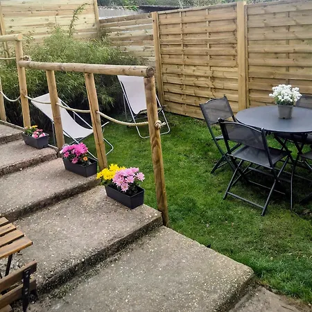 La Petite Maison De Vernon-giverny, Cosy Avec Jardin à 7 Min De Giverny, Wifi, Parking Gratuit Dans La Rue, Calme Casa de Férias Vernon (Eure)