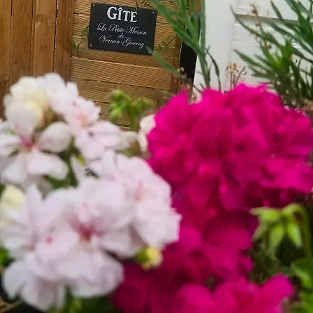 Dom wakacyjny La Petite Maison De Vernon-giverny, Cosy Avec Jardin A 7 Min De Giverny, Sauna, Wifi, Parking Gratuit Dans La Rue, Calme